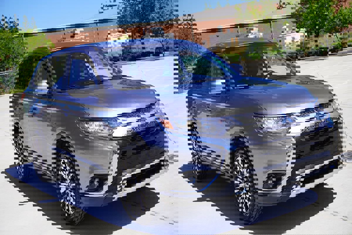 Used 2019 Mitsubishi Outlander SE image 8