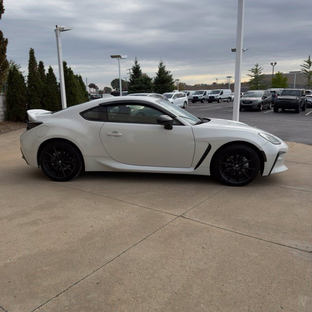 Used 2024 Toyota GR86 Premium RWD image 7