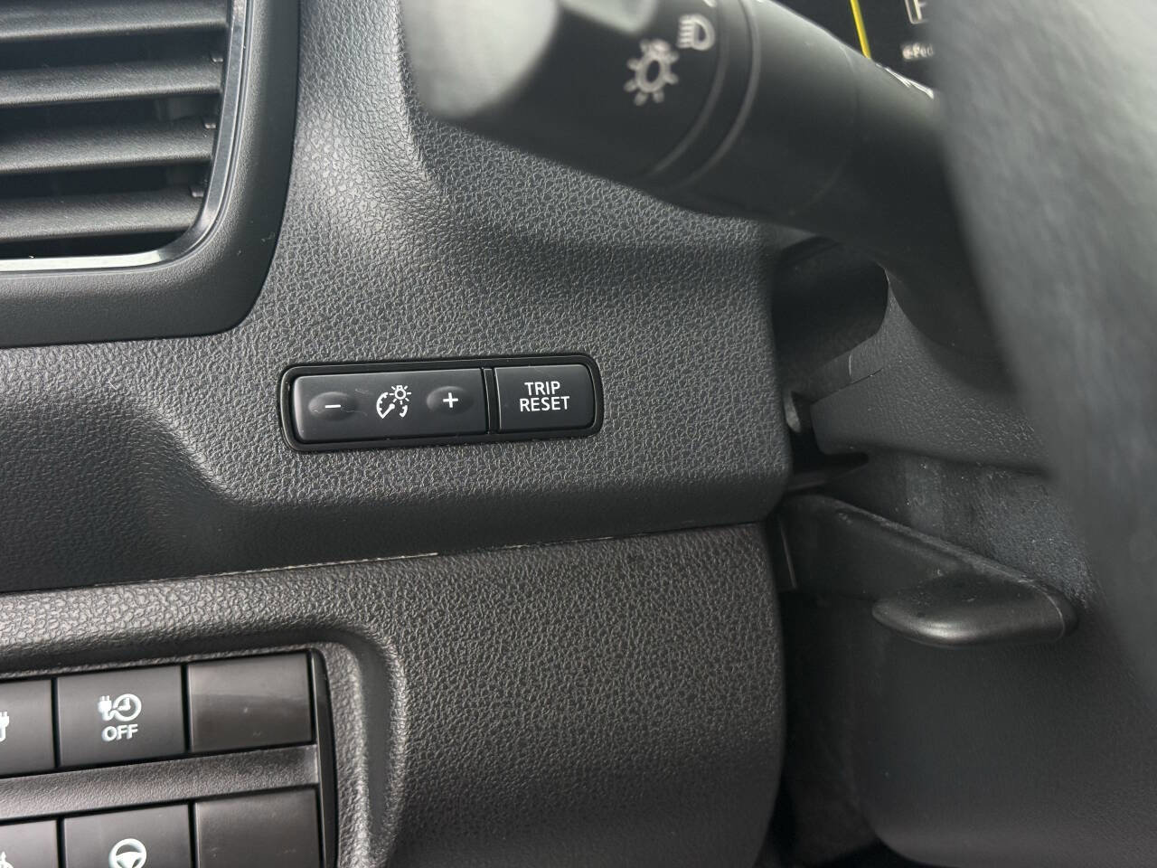 Used 2022 Nissan Leaf SL Plus image 19