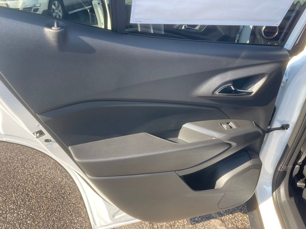 New 2026 Chevrolet Trax RS w/ Sunroof Package image 24