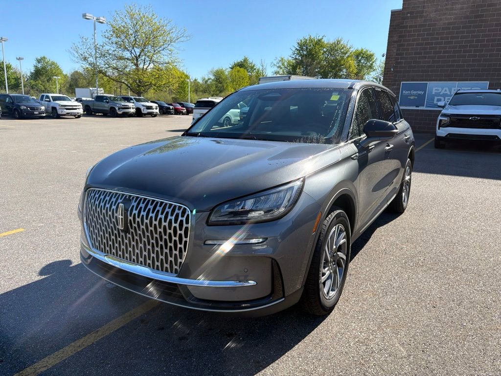 Used 2023 Lincoln Corsair AWD w/ Equipment Group 101A image 4