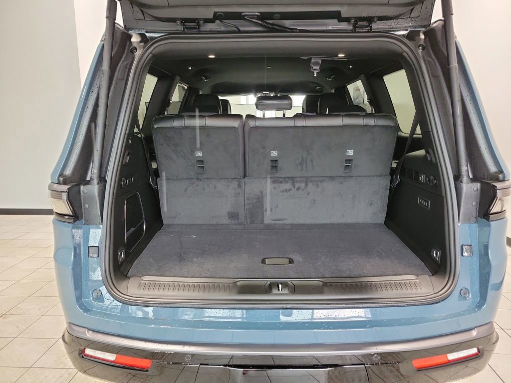 New 2026 Jeep Grand Wagoneer Limited AWD/4WD image 7