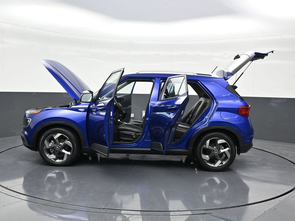 Used 2023 Hyundai Venue Limited image 39