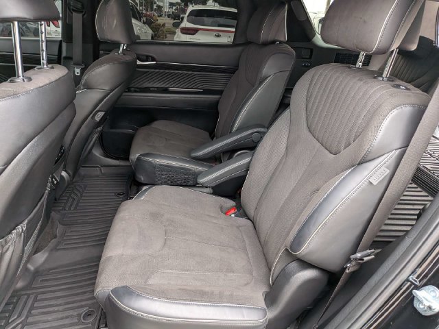 Used 2025 Hyundai Palisade Calligraphy AWD/4WD image 16