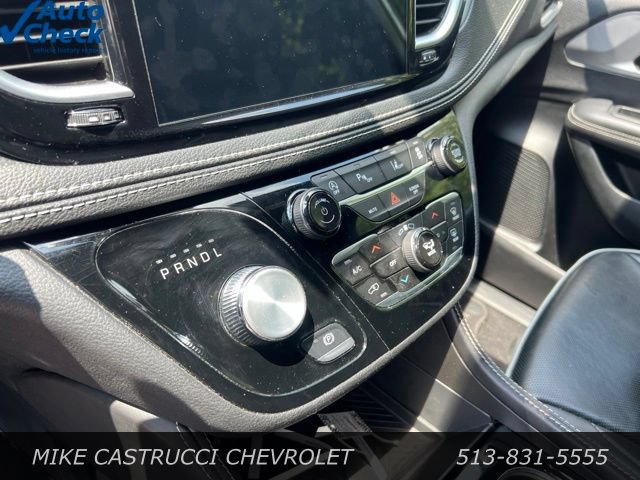 Used 2025 Chrysler Pacifica Limited FWD image 9