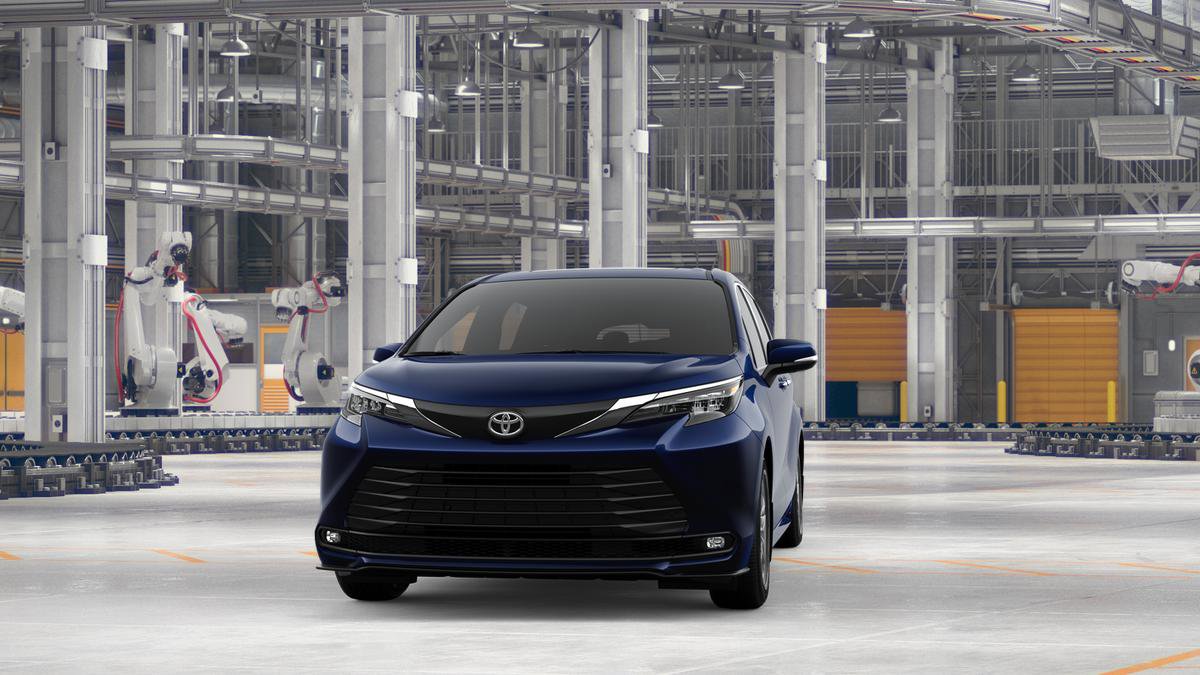 New 2026 Toyota Sienna XLE image 18