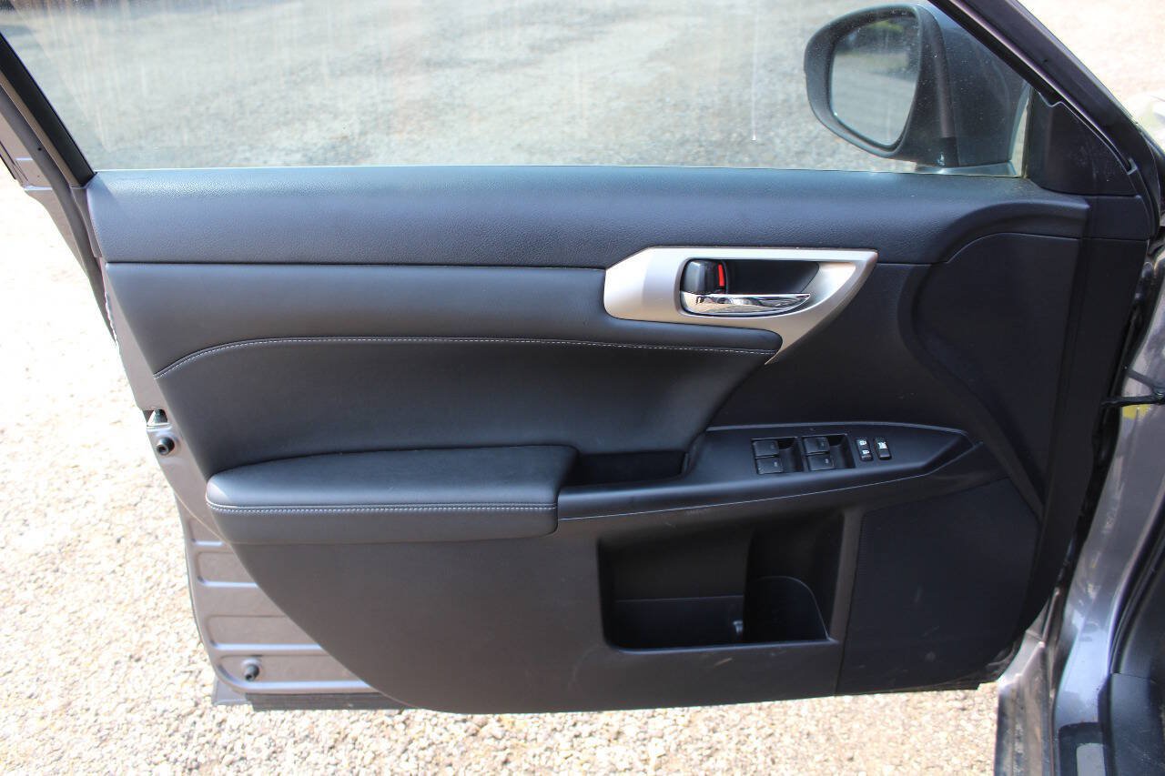 Used 2014 Lexus CT 200h w/ F Sport w/Nuluxe Interior FWD image 12