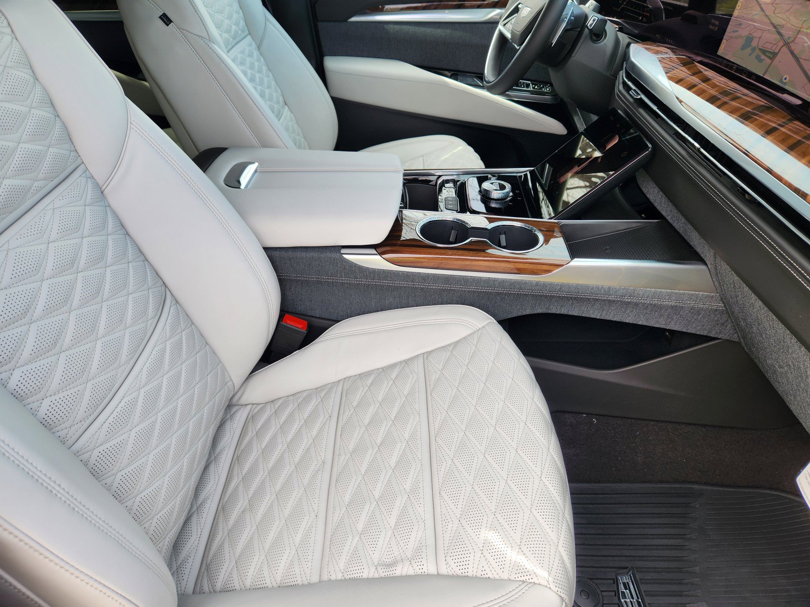 New 2026 Cadillac Escalade ESV Platinum Sport w/ LPO, ONYX Package AWD/4WD image 10