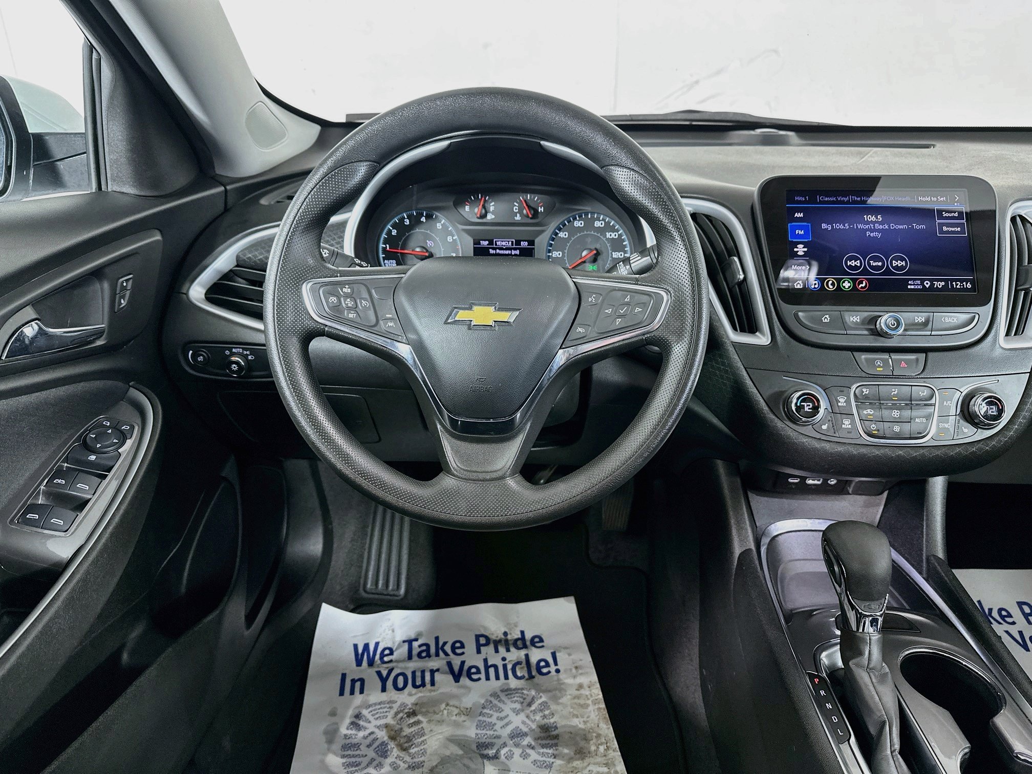 Used 2023 Chevrolet Malibu LT FWD image 21