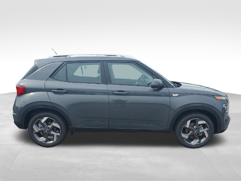 New 2026 Hyundai Venue SEL FWD image 6