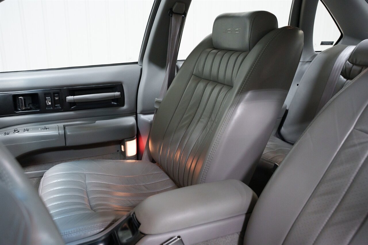 Used 1996 Chevrolet Impala SS RWD image 14