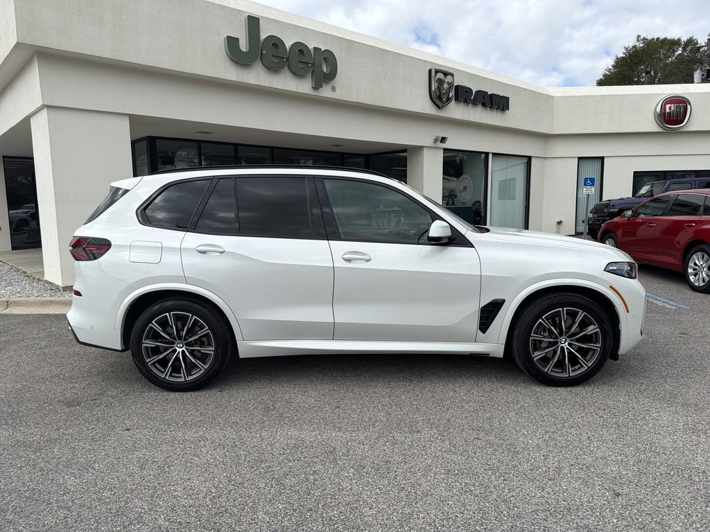 Used 2025 BMW X5 xDrive40i AWD/4WD image 4