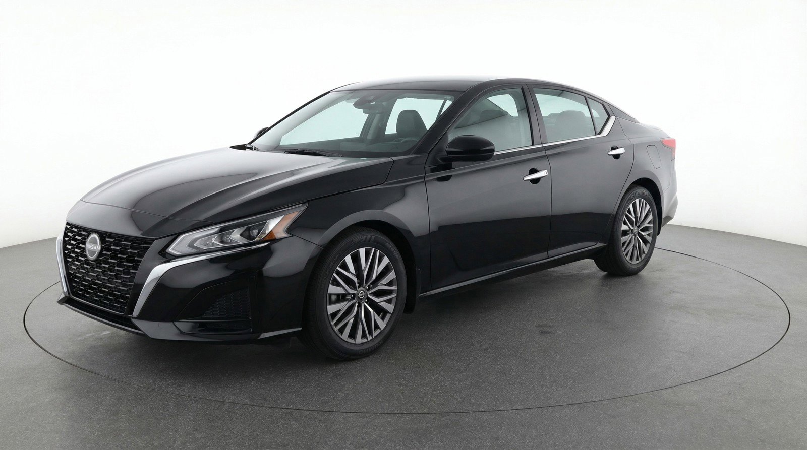 Used 2025 Nissan Altima 2.5 SV image 3