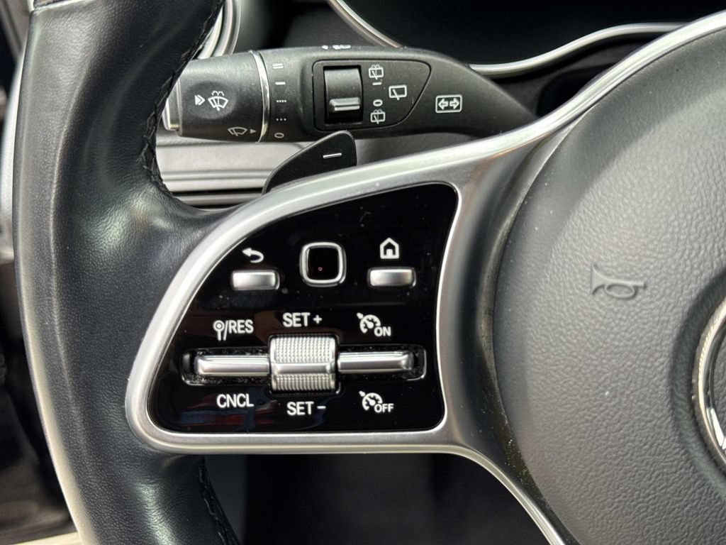 Used 2022 Mercedes-Benz GLC 300 4MATIC image 29