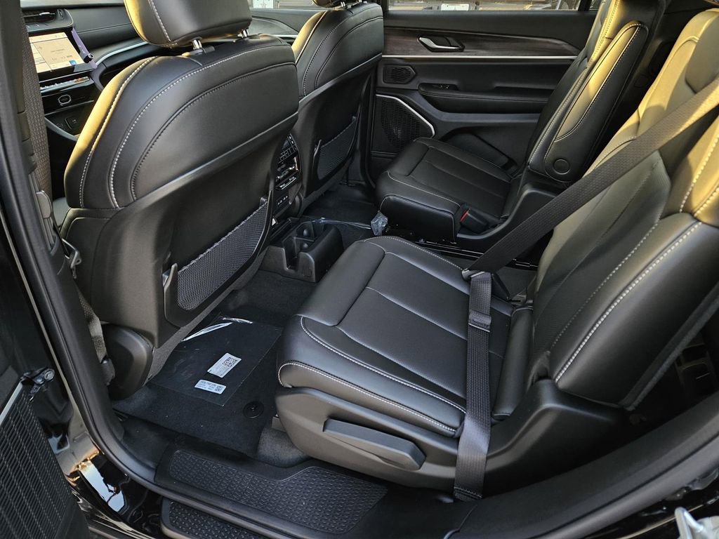 New 2026 Jeep Grand Cherokee L Limited w/ Luxury Tech Group II RWD image 12