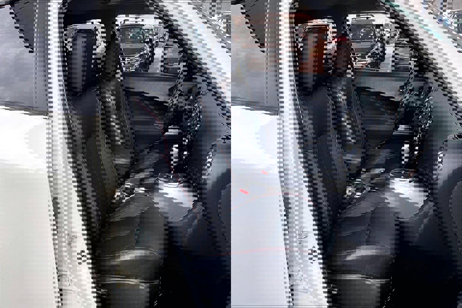 Used 2016 Nissan Juke SL FWD image 9