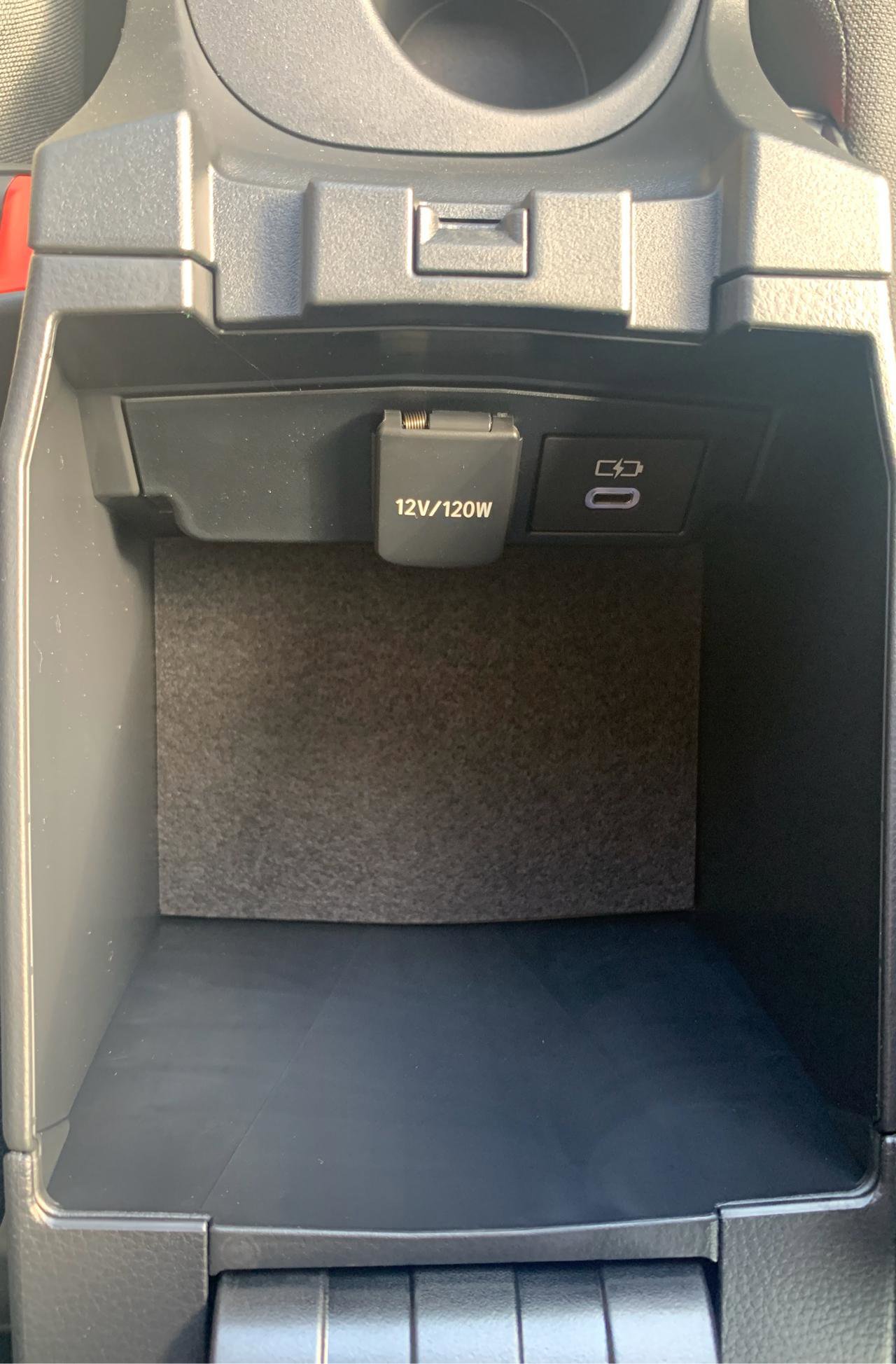 Used 2024 Toyota Corolla LE w/ LE Convenience Package FWD image 19