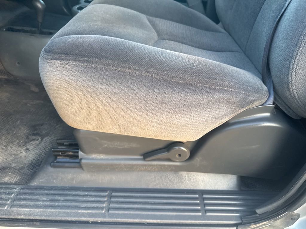 Used 2007 GMC Sierra 2500 SLE w/ Heavy-Duty Power Package image 10