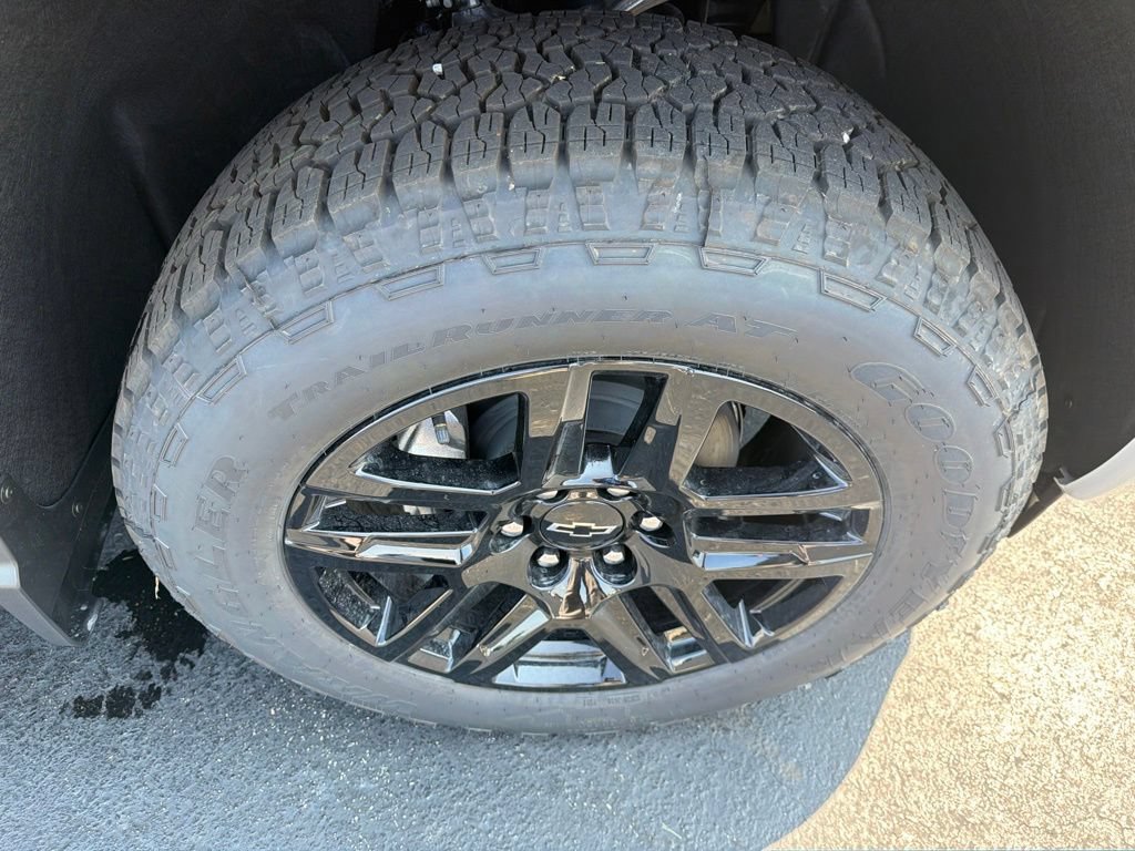 New 2026 Chevrolet Silverado 1500 Custom w/ Turbomax Blackout Package AWD/4WD image 4