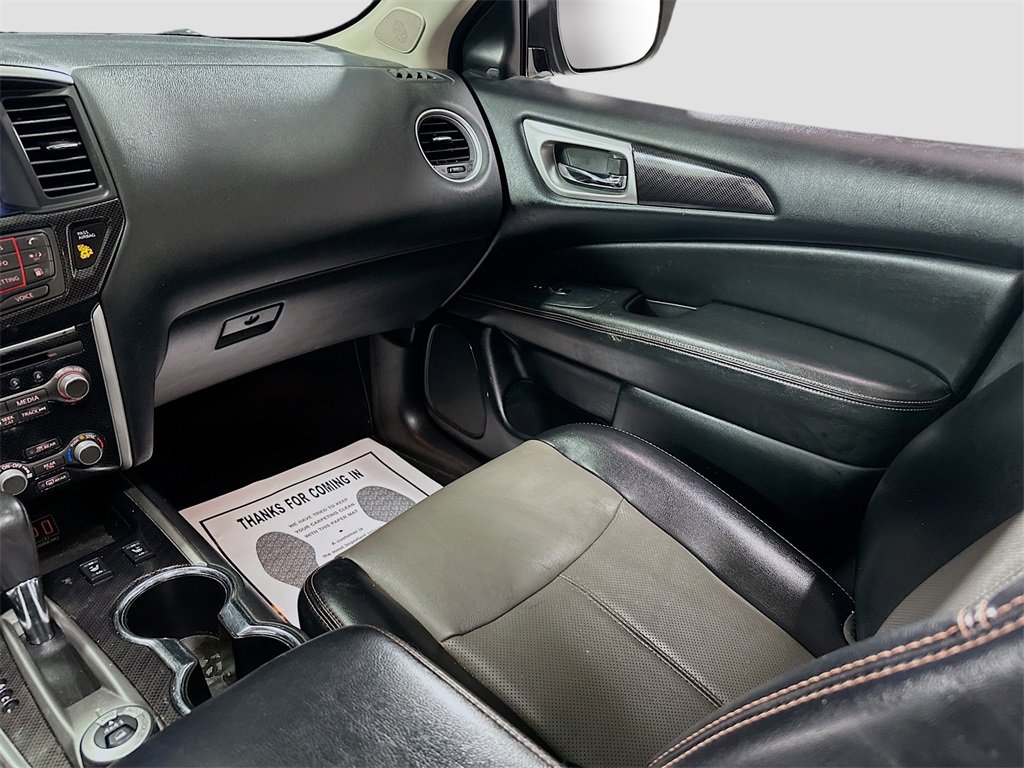 Used 2020 Nissan Pathfinder SL image 21