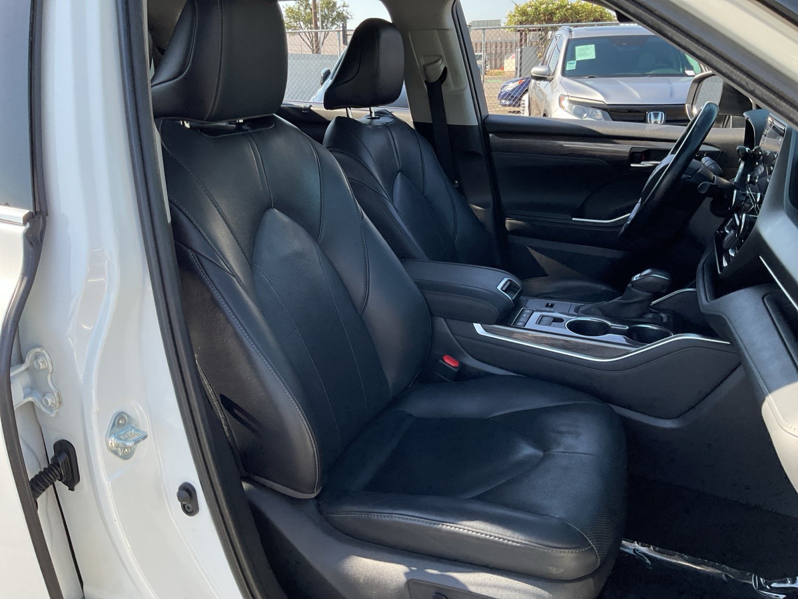 Used 2022 Toyota RAV4 XSE w/ XSE Grade Weather Package AWD/4WD image 21