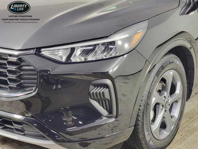 Used 2023 Ford Escape ST-Line w/ Tech Pack #1 image 9