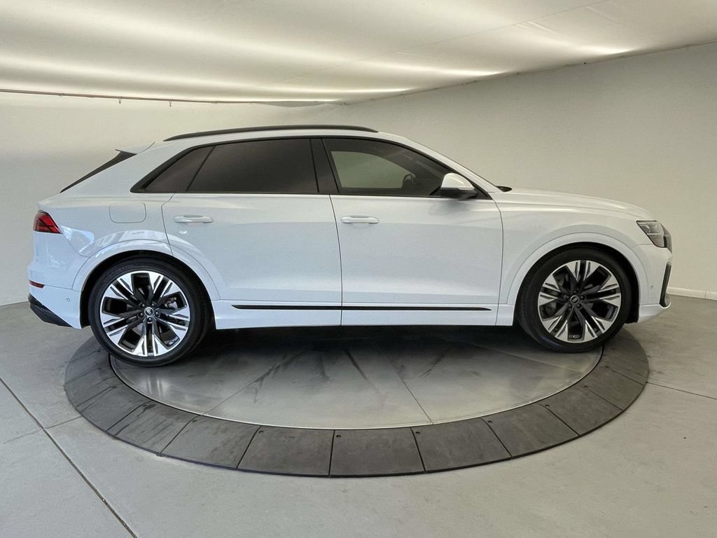 Certified 2025 Audi Q8 Prestige AWD/4WD image 8