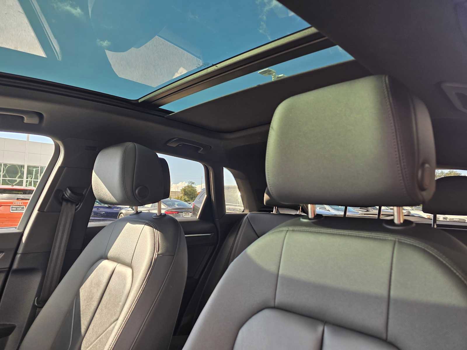 Used 2023 Audi Q3 2.0T Premium Plus w/ Premium Plus Package image 23