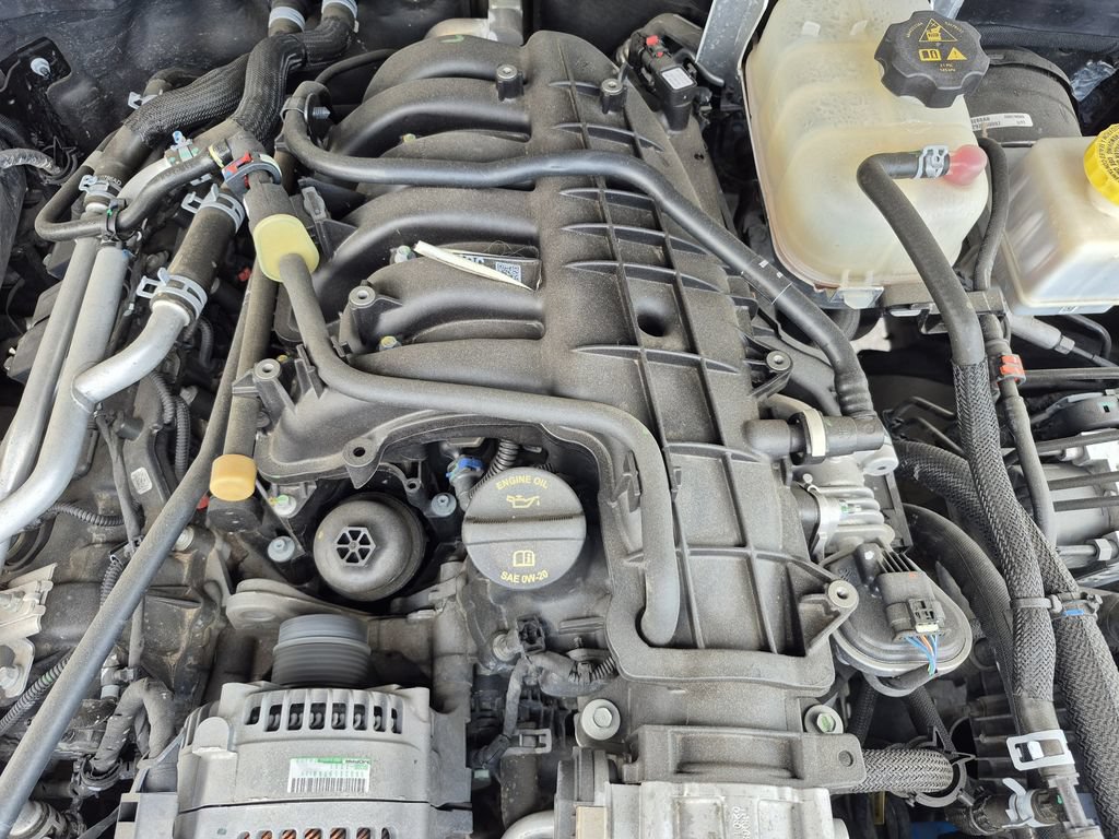 Used 2023 Jeep Gladiator Sport AWD/4WD image 17