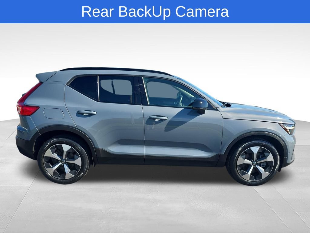 Used 2023 Volvo XC40 B4 Ultimate FWD image 7