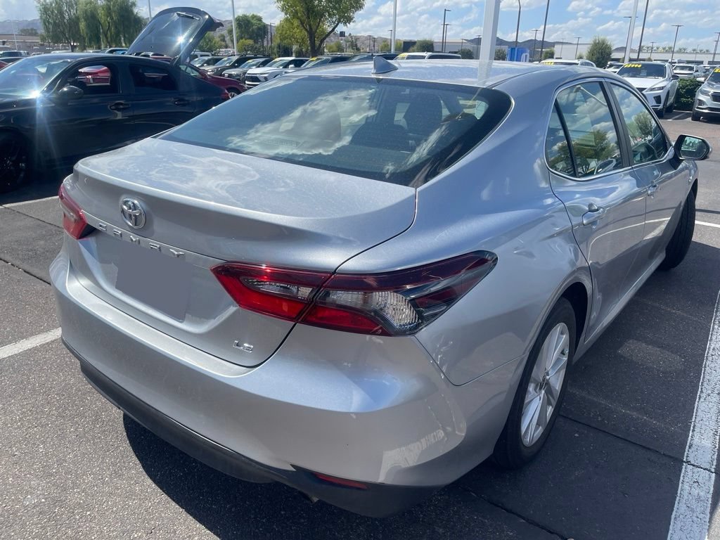 Used 2023 Toyota Camry LE FWD image 4