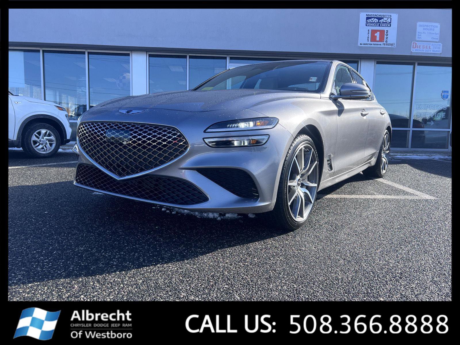 Used 2025 Genesis G70 2.5T image 1