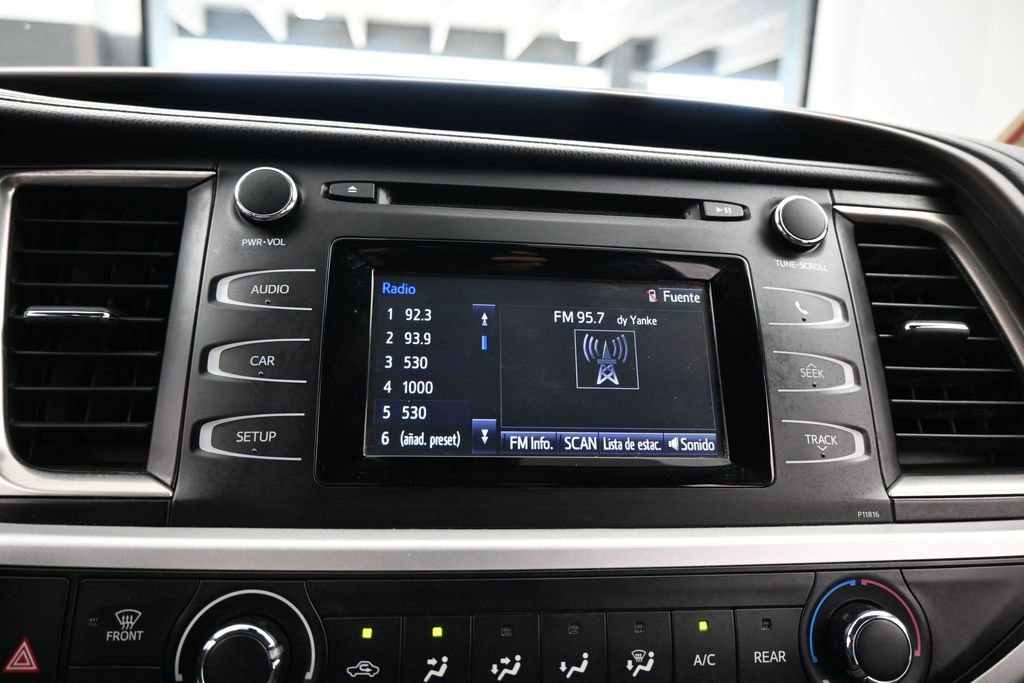 Used 2019 Toyota Highlander LE FWD image 21