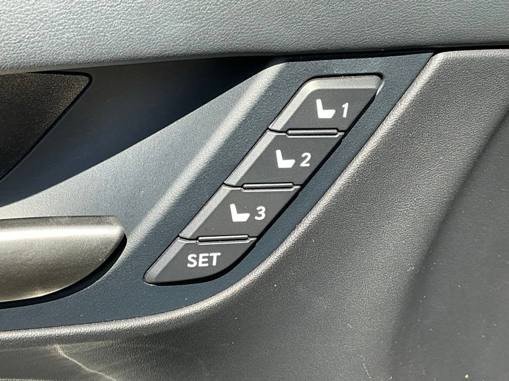 Used 2020 Lexus LX 570 4WD w/ Sport Package image 10