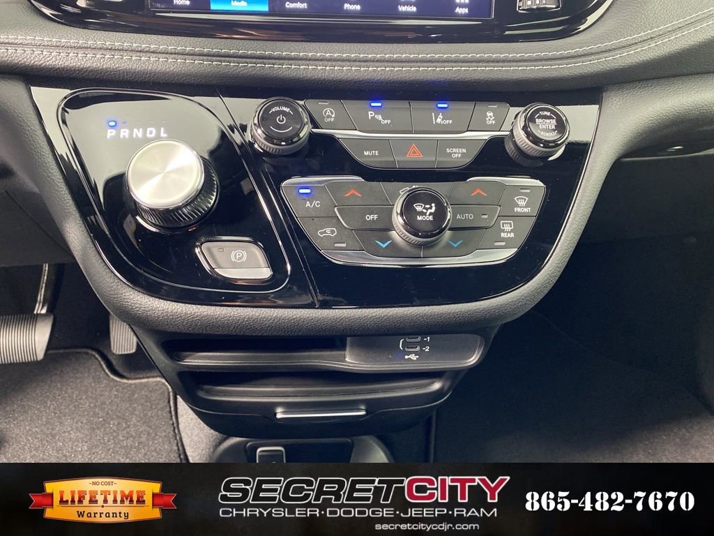 New 2026 Chrysler Pacifica Select w/ S Appearance Package image 25