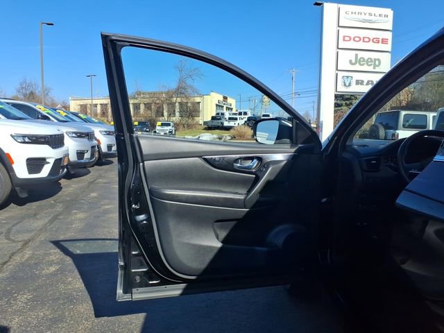 Used 2017 Nissan Rogue Sport SL image 19