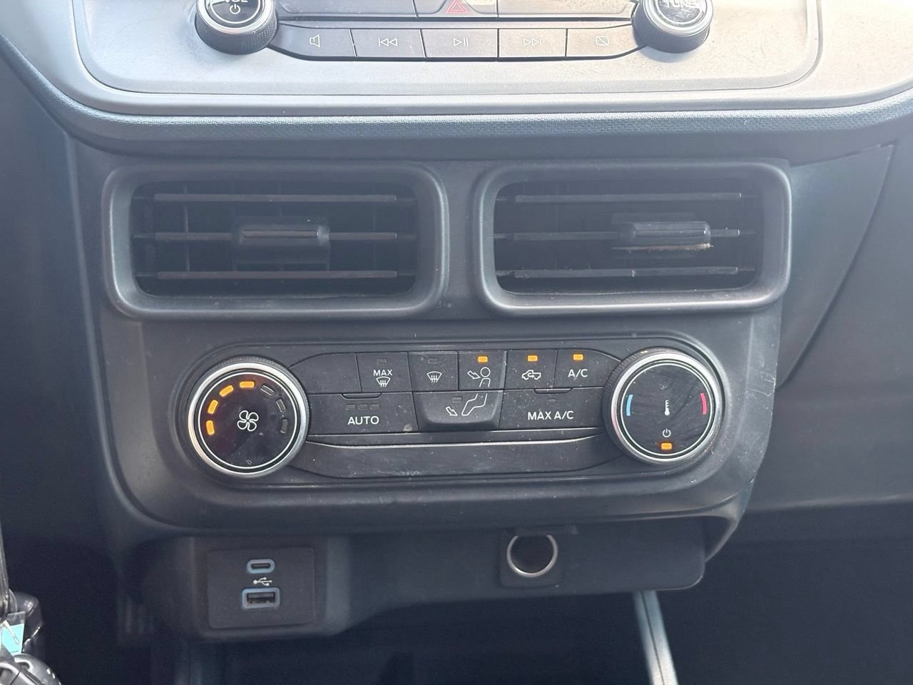 Used 2022 Ford Maverick XL FWD image 11