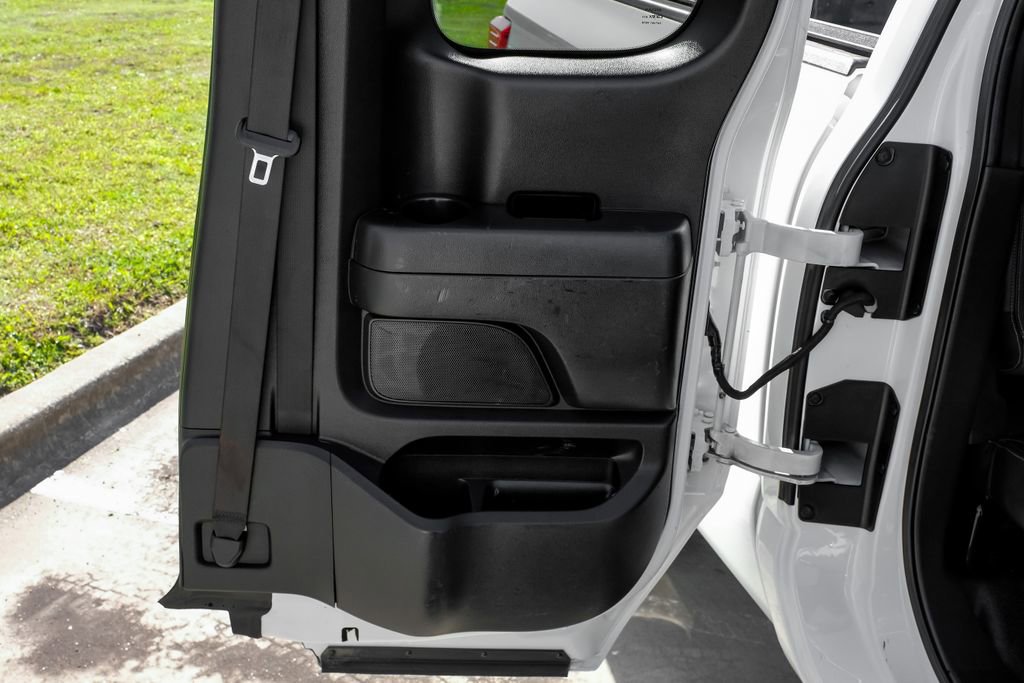 Used 2021 Nissan Titan S image 43