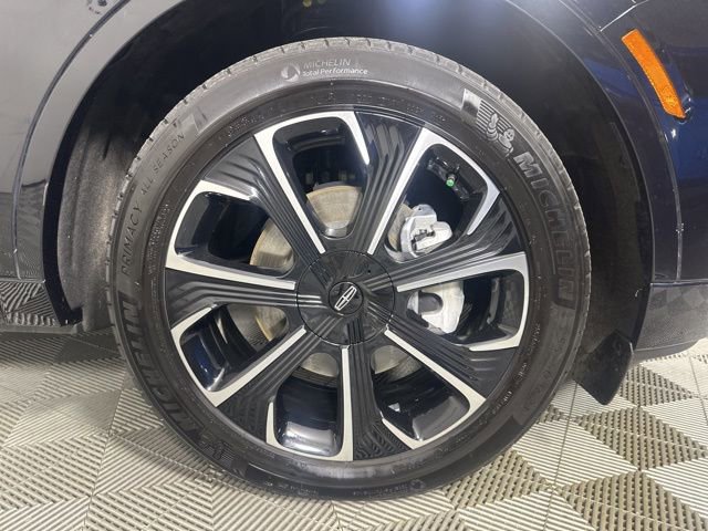 Used 2024 Lincoln Nautilus Reserve w/ Equipment Group 202A image 6