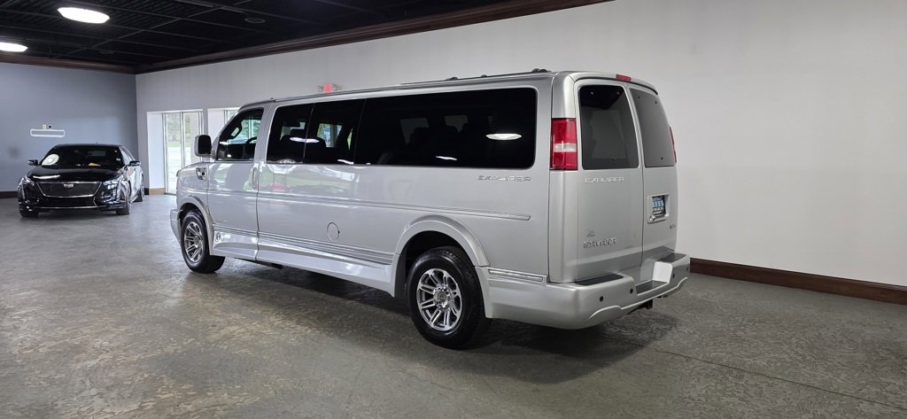 Used 2019 GMC Savana 2500 Extended w/ Enhanced Convenience Package image 6