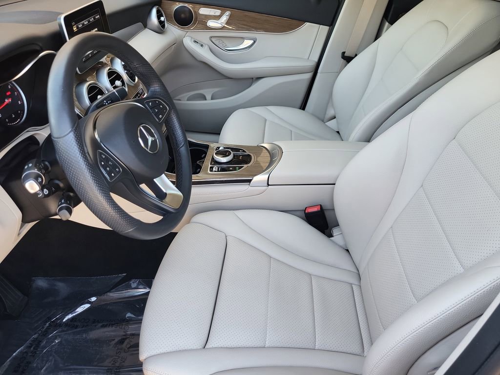 Used 2019 Mercedes-Benz GLC 300 4MATIC image 12