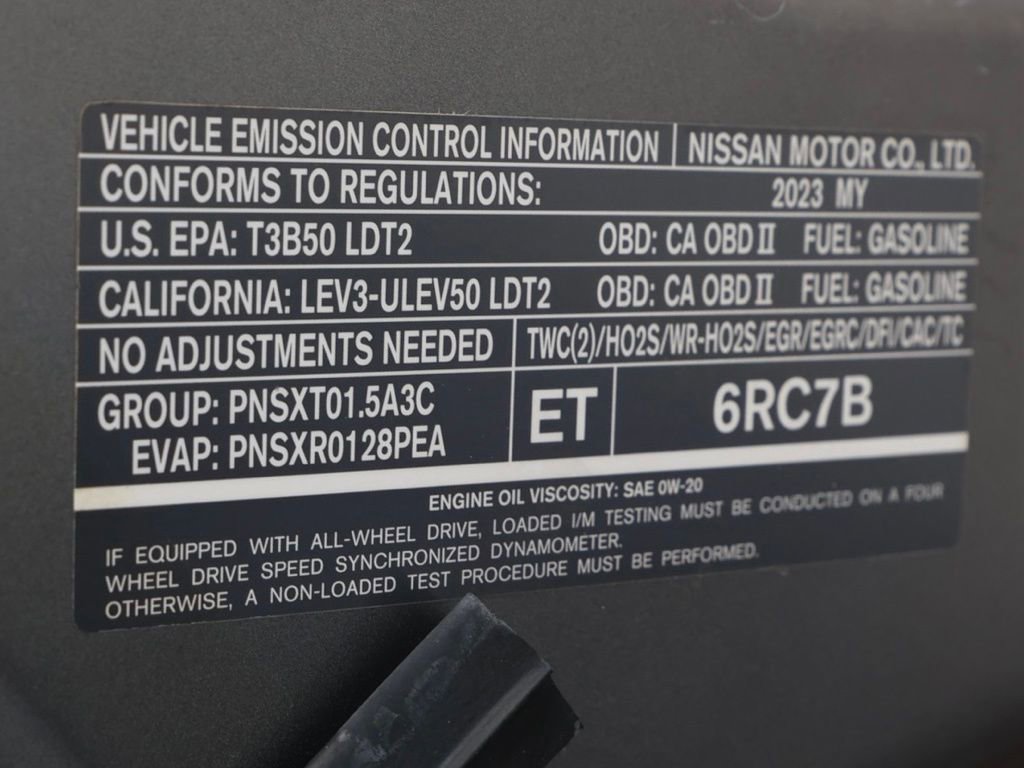 Used 2023 Nissan Rogue SV image 32