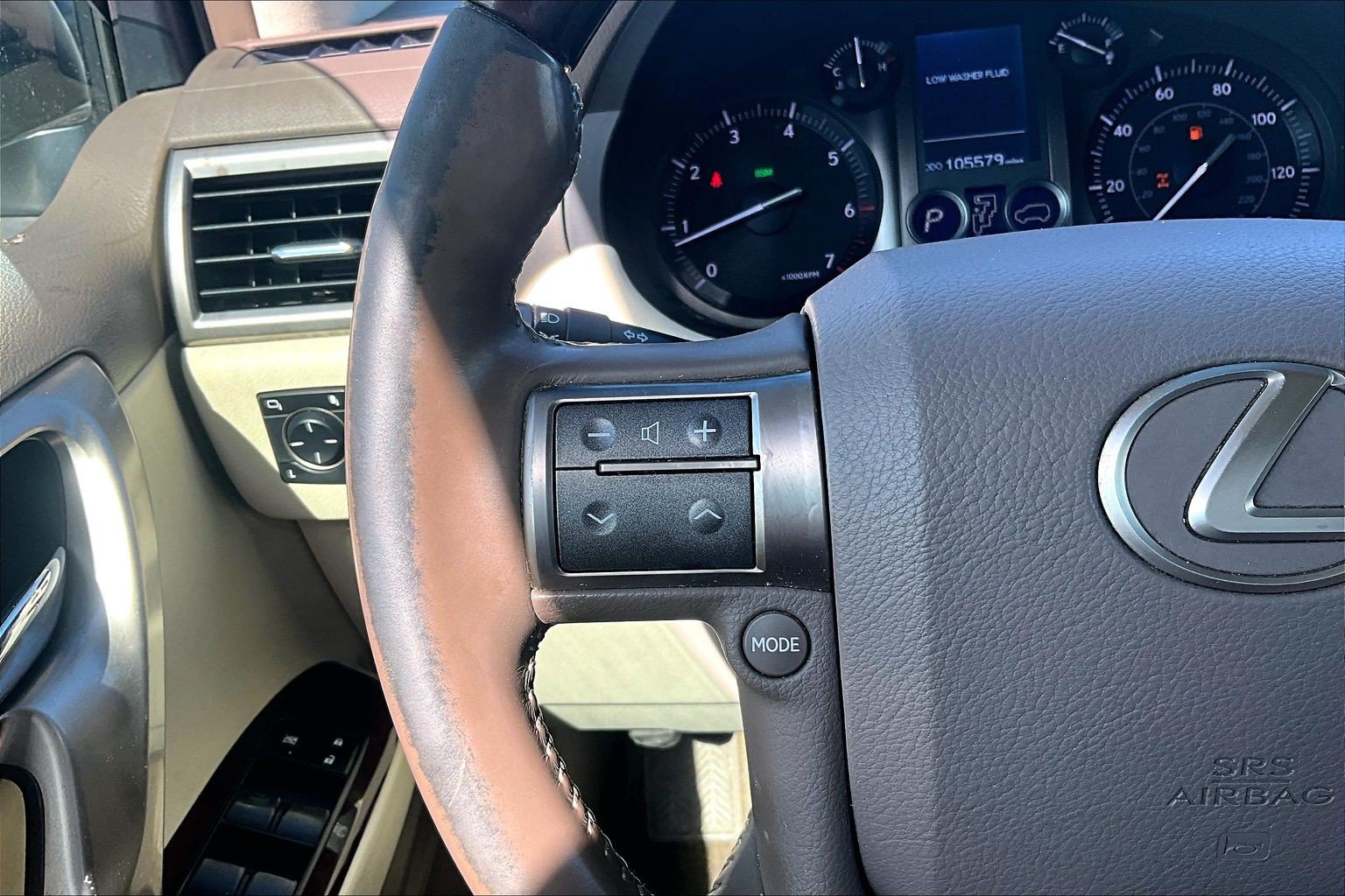 Used 2019 Lexus GX 460 Premium w/ Premium Package AWD/4WD image 17