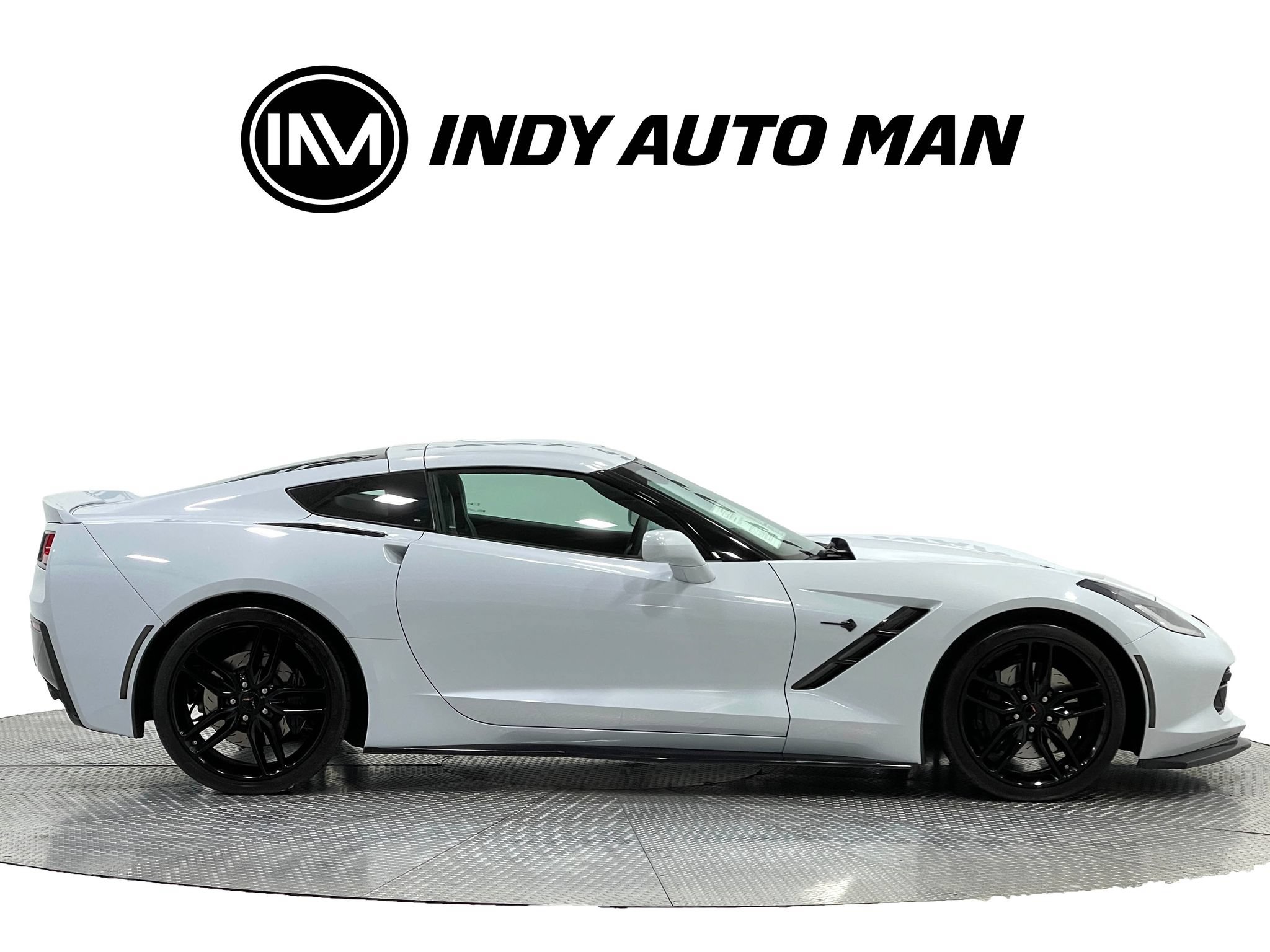 Used 2019 Chevrolet Corvette Stingray Coupe RWD image 3
