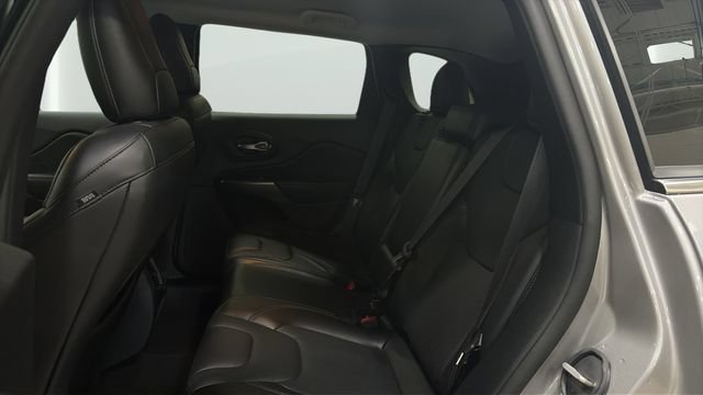 Used 2020 Jeep Cherokee Limited AWD/4WD image 13