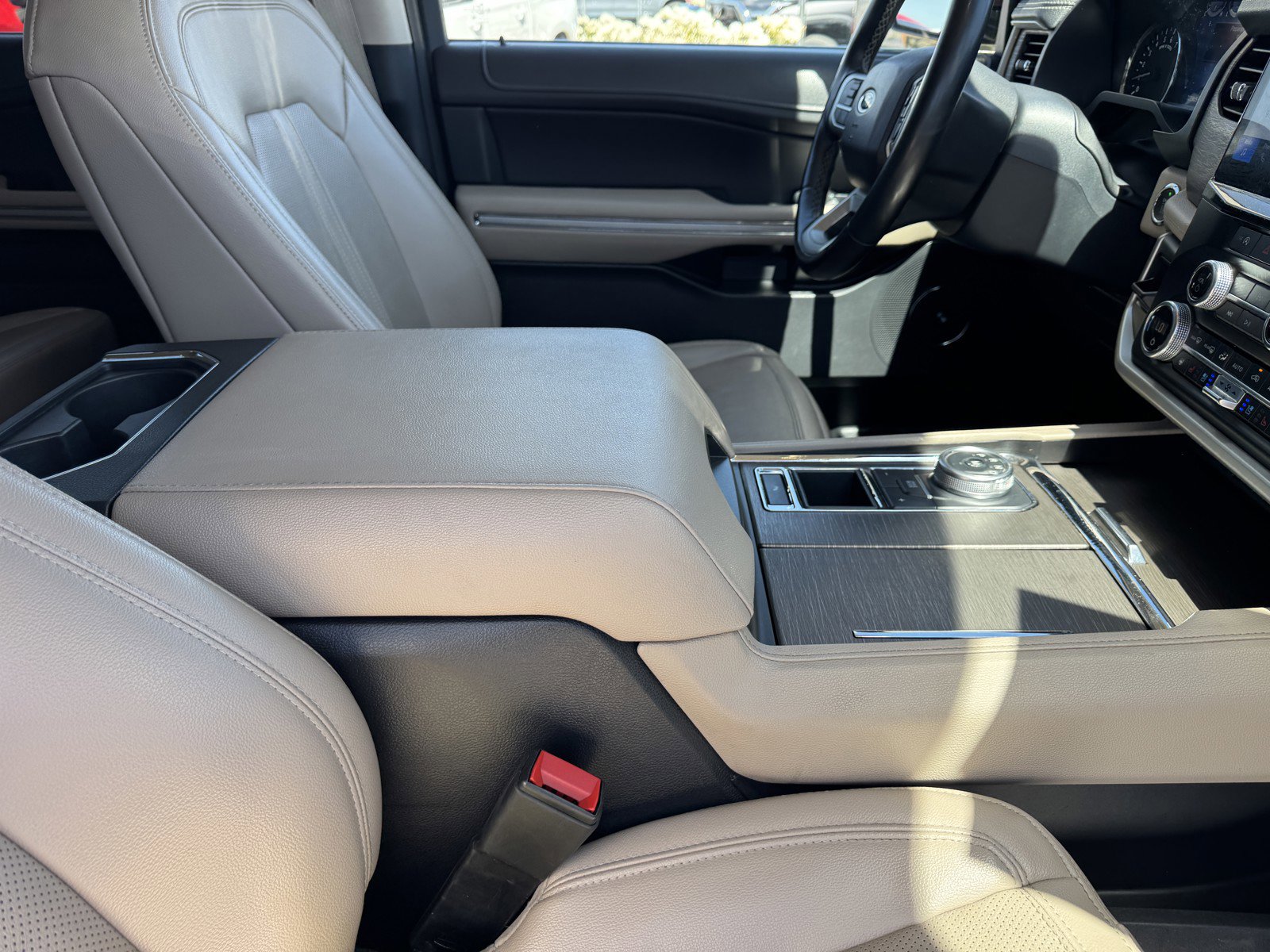 Used 2024 Ford Expedition Max Limited RWD image 8