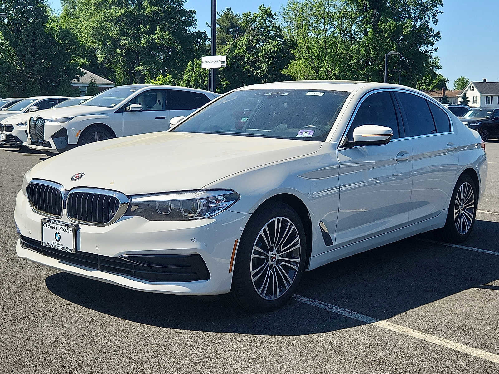 Used 2019 BMW 530i xDrive w/ Convenience Package AWD/4WD image 3
