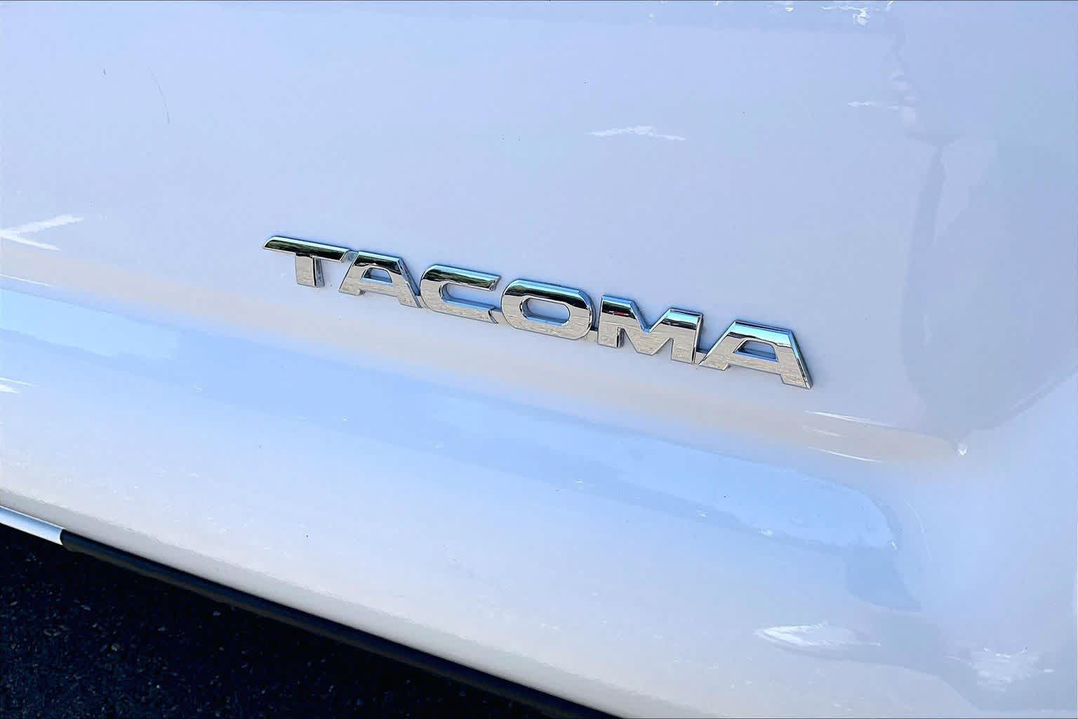 Used 2014 Toyota Tacoma 2WD Double Cab w/ Convenience Package image 9