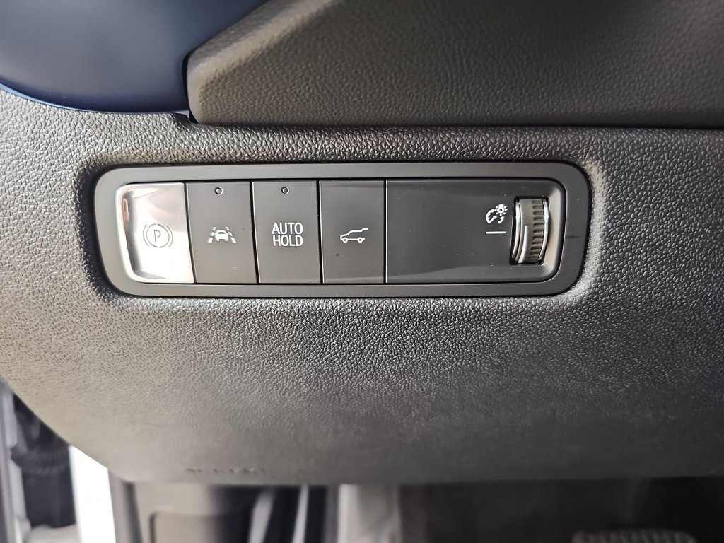 Certified 2024 Chevrolet Equinox EV LT AWD/4WD image 32