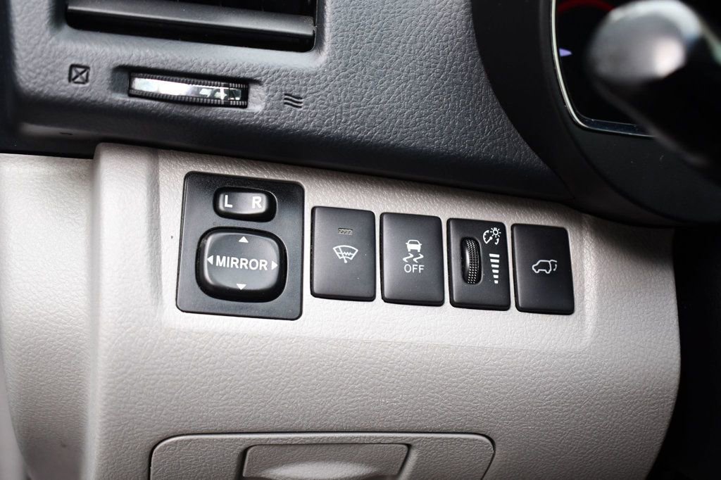 Used 2013 Toyota Highlander SE image 38